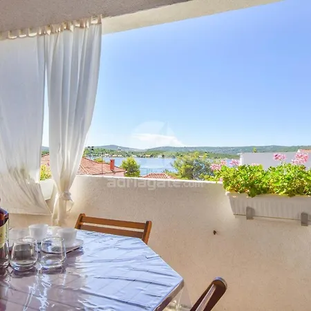 Josip Apartment Turanj
