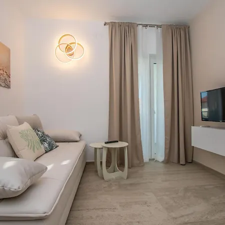 Josip Apartment *