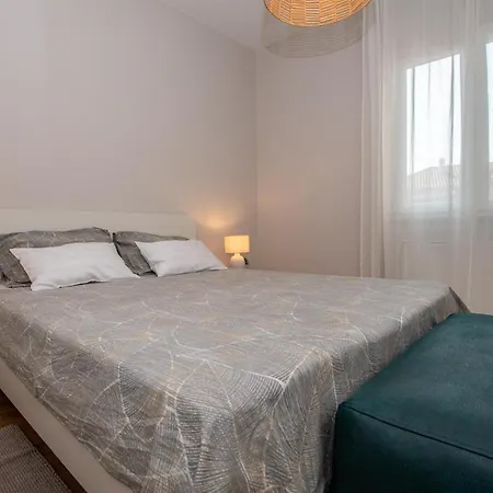 Josip Apartment Turanj